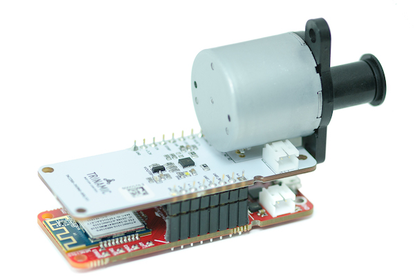 散热器控制器用Microchip AVR IOT开发板